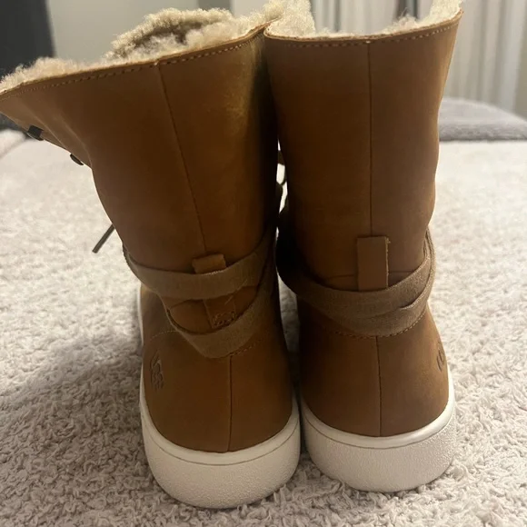 Genuine Ugg Starlyn in Chestnut - Picture 5 of 8